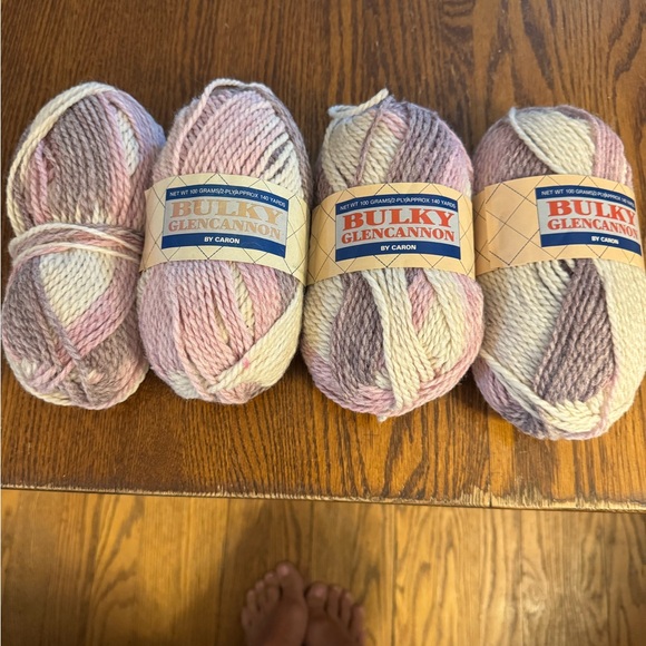 Four skeins of bulky ombré yarn - Picture 1 of 3